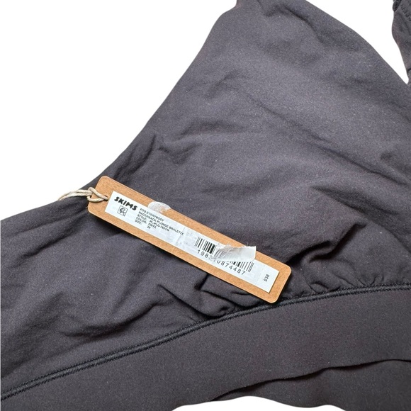 NWT SKIMS Fits‎ Everybody Racerback Plunge Bra in Onyx Black | Sz 3X - Picture 5 of 6
